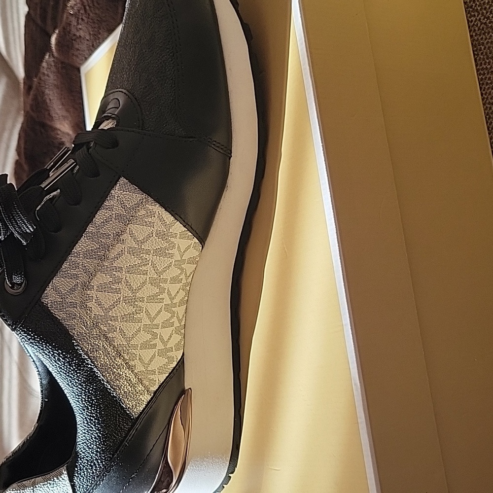 Michael Michael Kors Billie Trainer - Picture 4 of 6